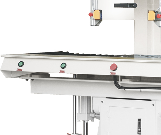 雙滑板結(jié)構(gòu)